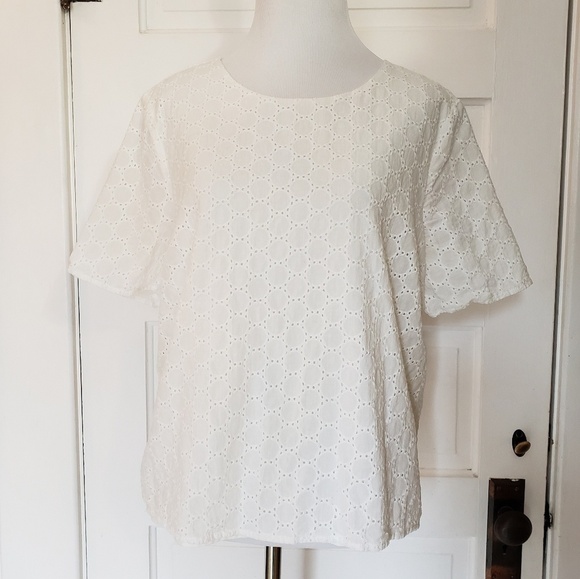Lark & Ro white eyelet top - Picture 1 of 7